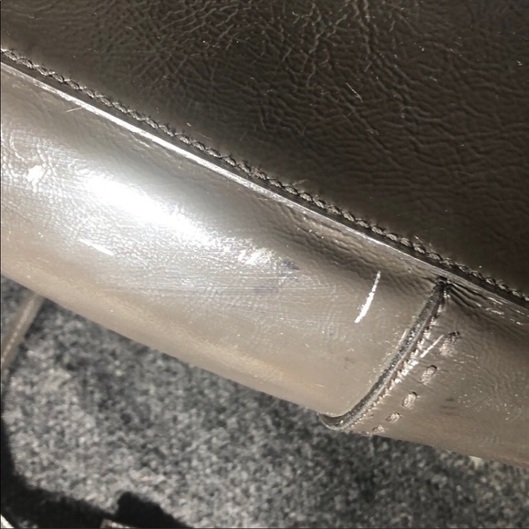 YSL Muse Patent Leather Bag - Picture 6 of 9